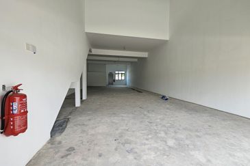 Botani Parkland Jasin Mainroad Side By Side Shop Ready for Franchise