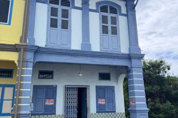 Jalan Chan Koon Cheng, Bandar Hilir 2 Storey Shop for Rent 