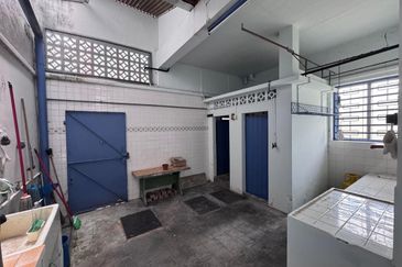 Jalan Chan Koon Cheng, Bandar Hilir 2 Storey Shop for Rent 