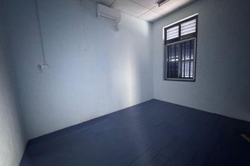 Jalan Chan Koon Cheng, Bandar Hilir 2 Storey Shop for Rent 