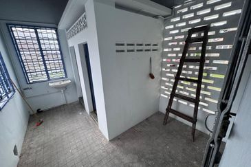 Jalan Chan Koon Cheng, Bandar Hilir 2 Storey Shop for Rent 