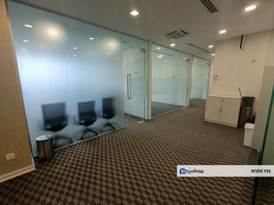 KLCC Office Binjai 8 Premium Soho, Fully Fitted, 2 Rooms & Meeting Rooms, 8 Workstations with Pantry, MRT & LRT Ampang Park, Next to Jalan Tun Razak, Kuala Lumpur, KLCC