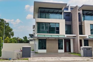 Putra Heights Marvelane Homes By The Lake 3 Storey Semi D Completed 40x80 & 40x90 