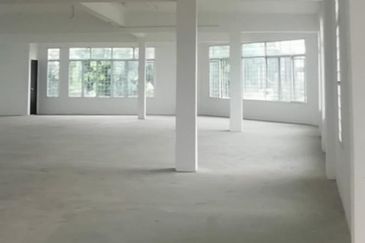 Bangi Avenue 3 Storey Corner Shoplot