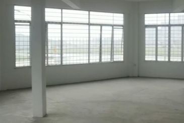 Bangi Avenue 3 Storey Corner Shoplot