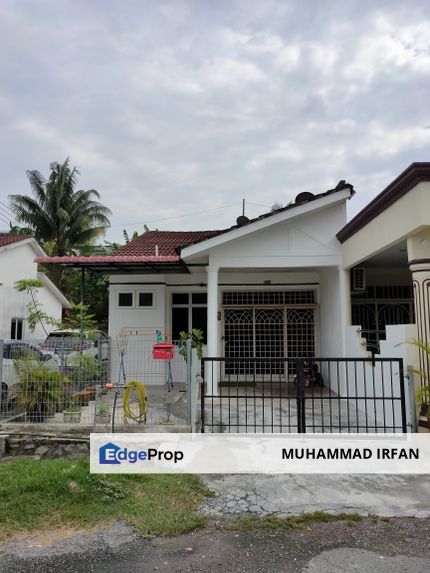 End Lot Single Storey Taman Bukit Sri Senawang, Negeri Sembilan, Senawang