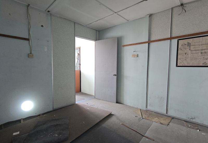 Multi-Level Commercial Shoplot in Kuantan 3 Storey Mezzanine plus Basement