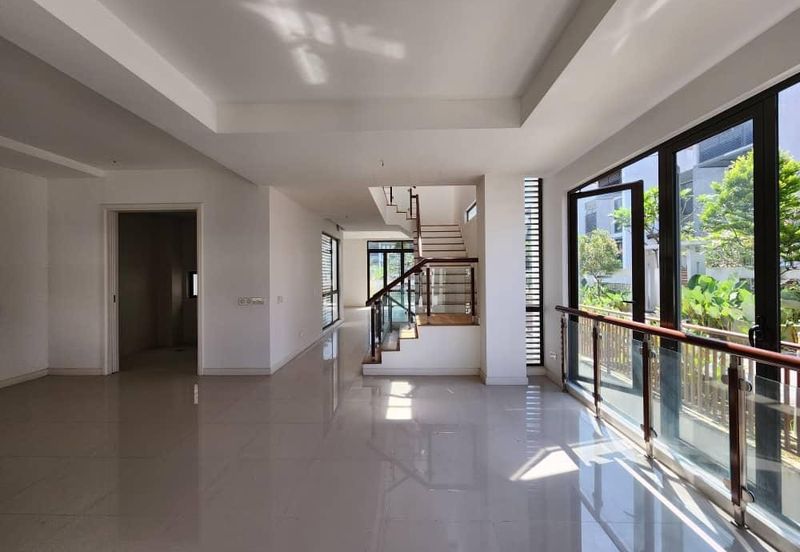 Mozart, Symphony Hills