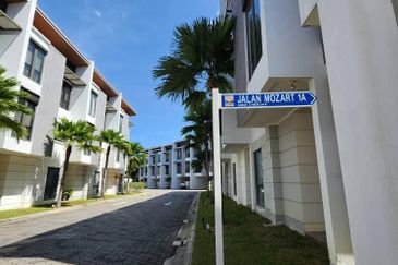 Mozart, Symphony Hills