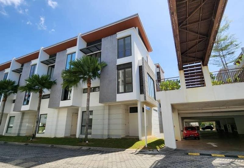 Mozart, Symphony Hills