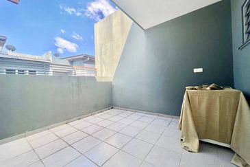 Parkfield Residences, Tropicana Heights