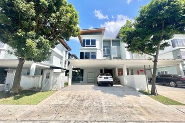 Parkfield Residences, Tropicana Heights