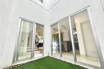 Parkfield Residences, Tropicana Heights