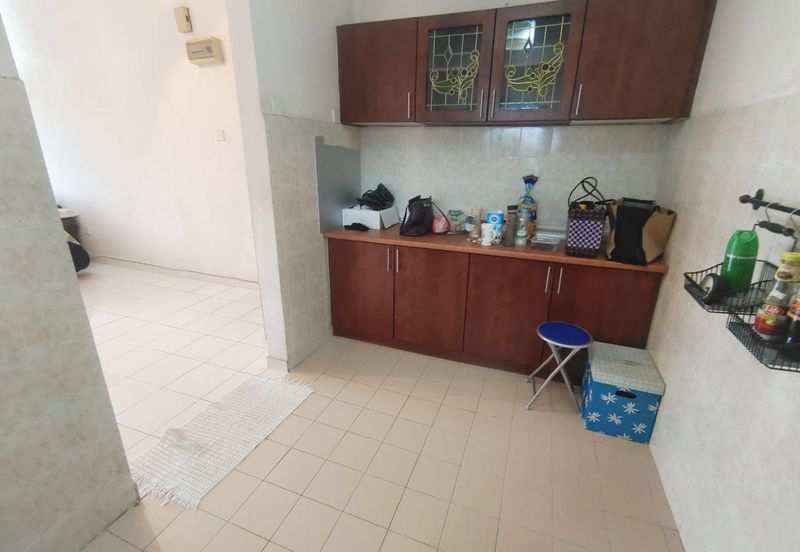 Flat Taman Kinrara