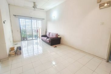 Flat Taman Kinrara