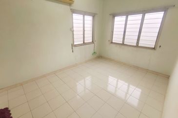 Flat Taman Kinrara