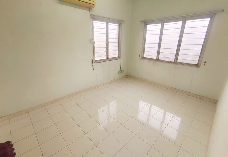 Flat Taman Kinrara