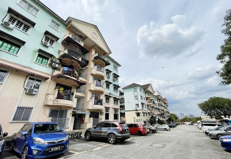 Flat Taman Kinrara