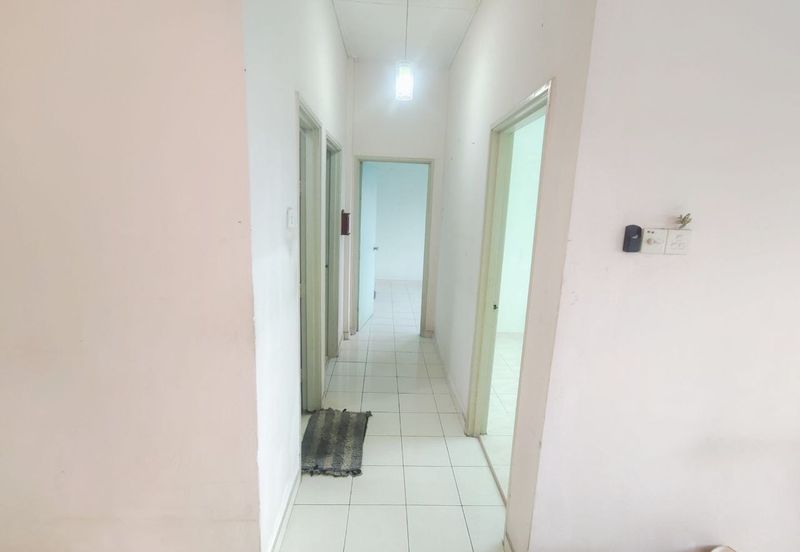 Flat Taman Kinrara