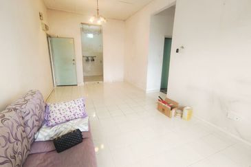 Flat Taman Kinrara