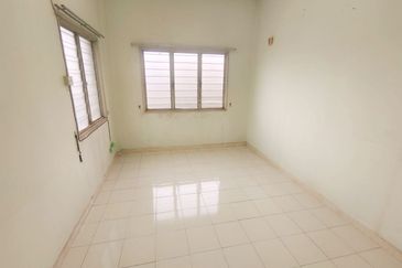 Flat Taman Kinrara