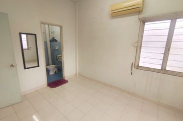 Flat Taman Kinrara