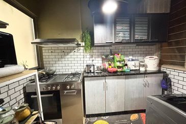 Apartment Teratai, Taman Sutera