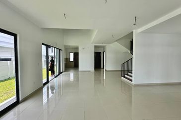 Elmina Hijauan Lapan (fasa A)