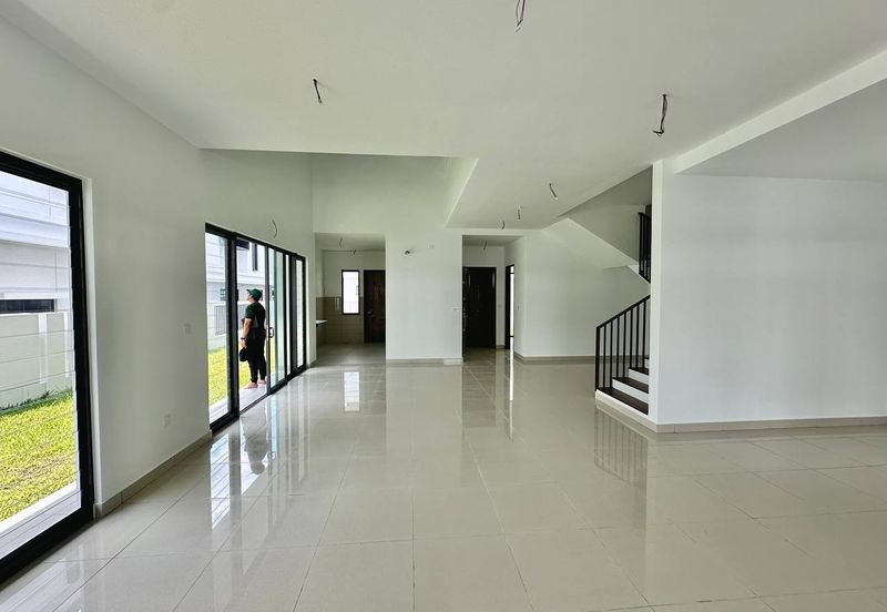 Elmina Hijauan Lapan (fasa A)