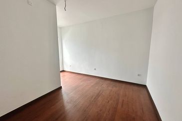 Elmina Hijauan Lapan (fasa A)