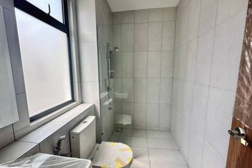 Elmina Hijauan Lapan (fasa A)