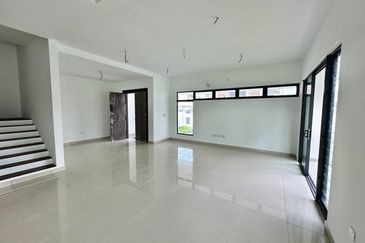 Elmina Hijauan Lapan (fasa A)