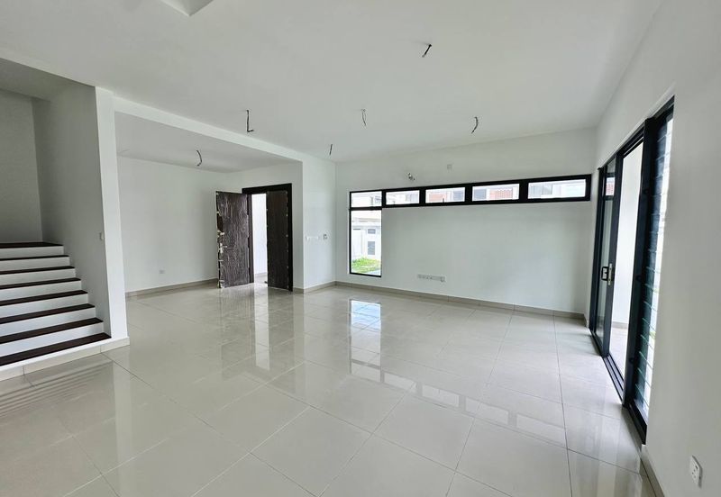 Elmina Hijauan Lapan (fasa A)