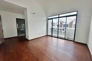 Elmina Hijauan Lapan (fasa A)