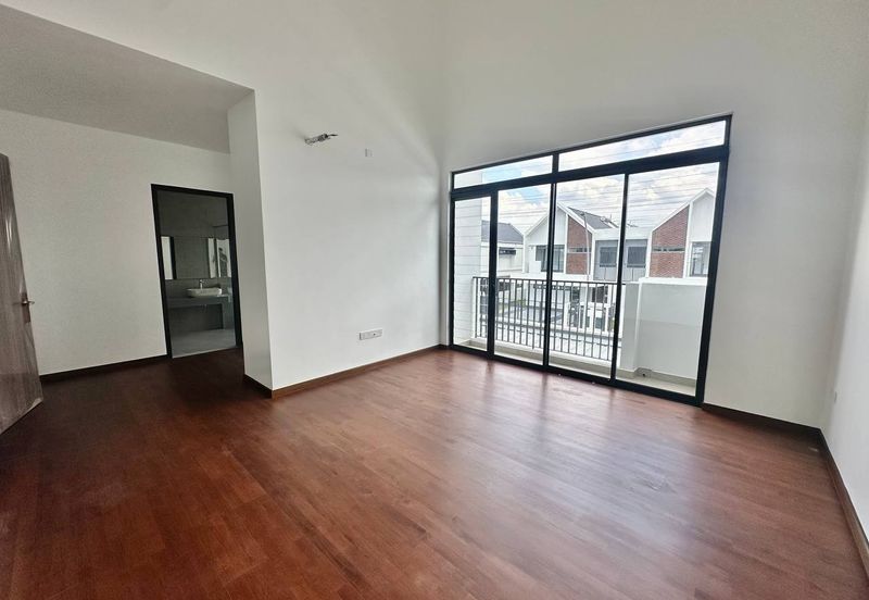 Elmina Hijauan Lapan (fasa A)