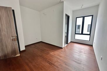 Elmina Hijauan Lapan (fasa A)