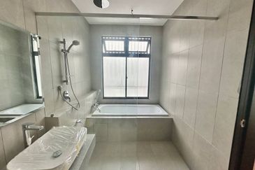 Elmina Hijauan Lapan (fasa A)