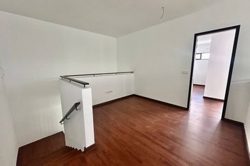 Elmina Hijauan Lapan (fasa A)