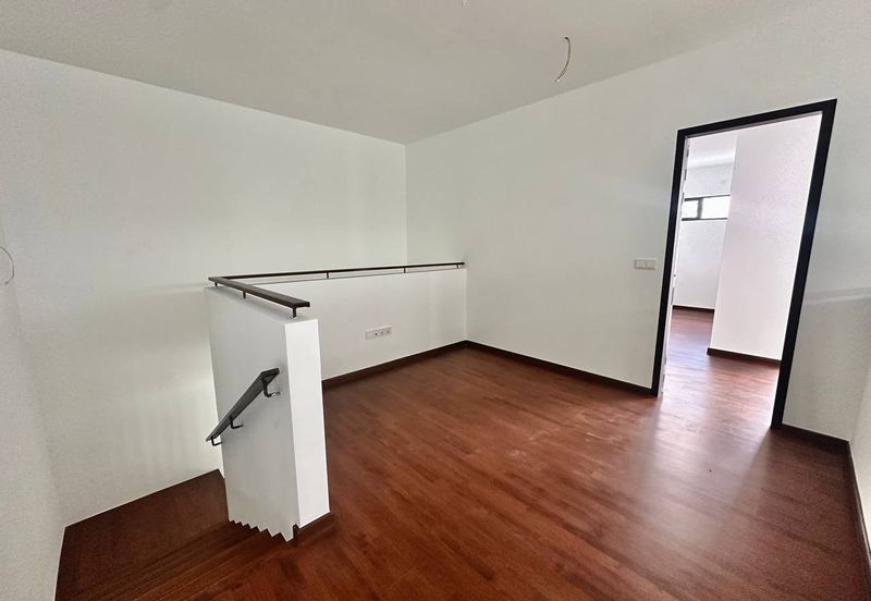 Elmina Hijauan Lapan (fasa A)