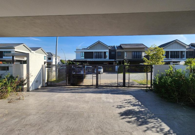 Reesia Elmina Garden