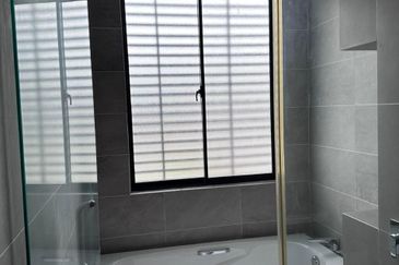 Reesia Elmina Garden