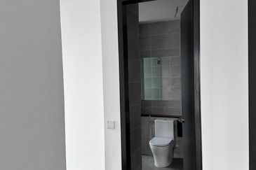 Reesia Elmina Garden