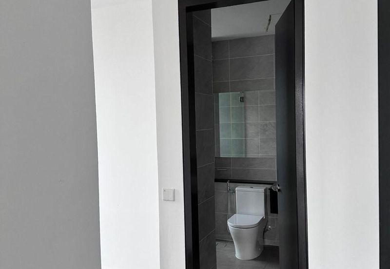 Reesia Elmina Garden