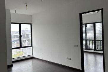 Reesia Elmina Garden