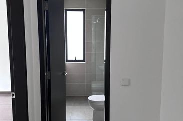 Reesia Elmina Garden