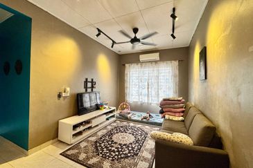 Akasia Apartment ( Setia Alam )