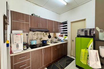 Akasia Apartment ( Setia Alam )