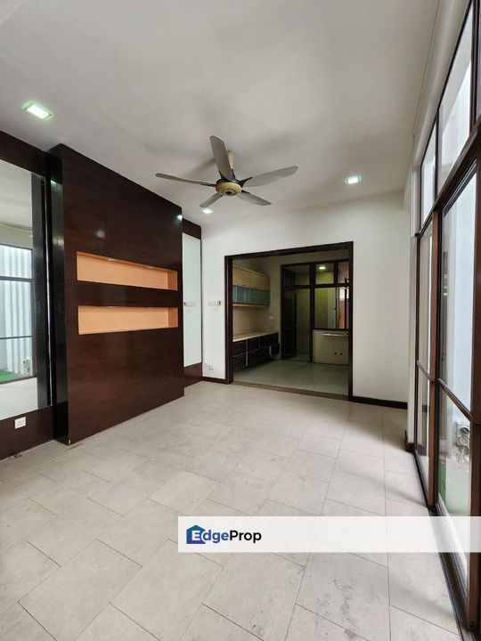 FACING OPEN Superlink Double Storey Lagenda 1 Bukit Jelutong, Selangor, Shah Alam