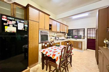 Seksyen 11, Kota Damansara