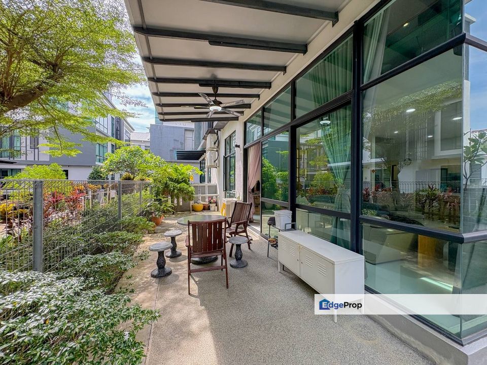 Taman Bukit Serdang 3 Storey Semi D The Park Laman Serdang, Selangor, Seri Kembangan